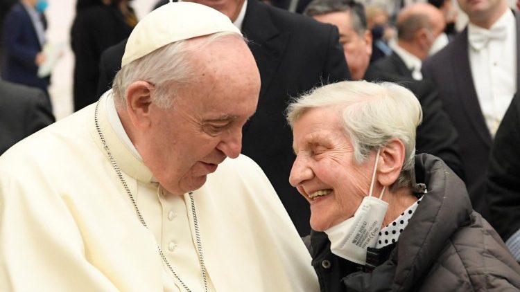 البابا فرنسيس يفتتح سلسلة تعاليم جديدة حول الشيخوخة