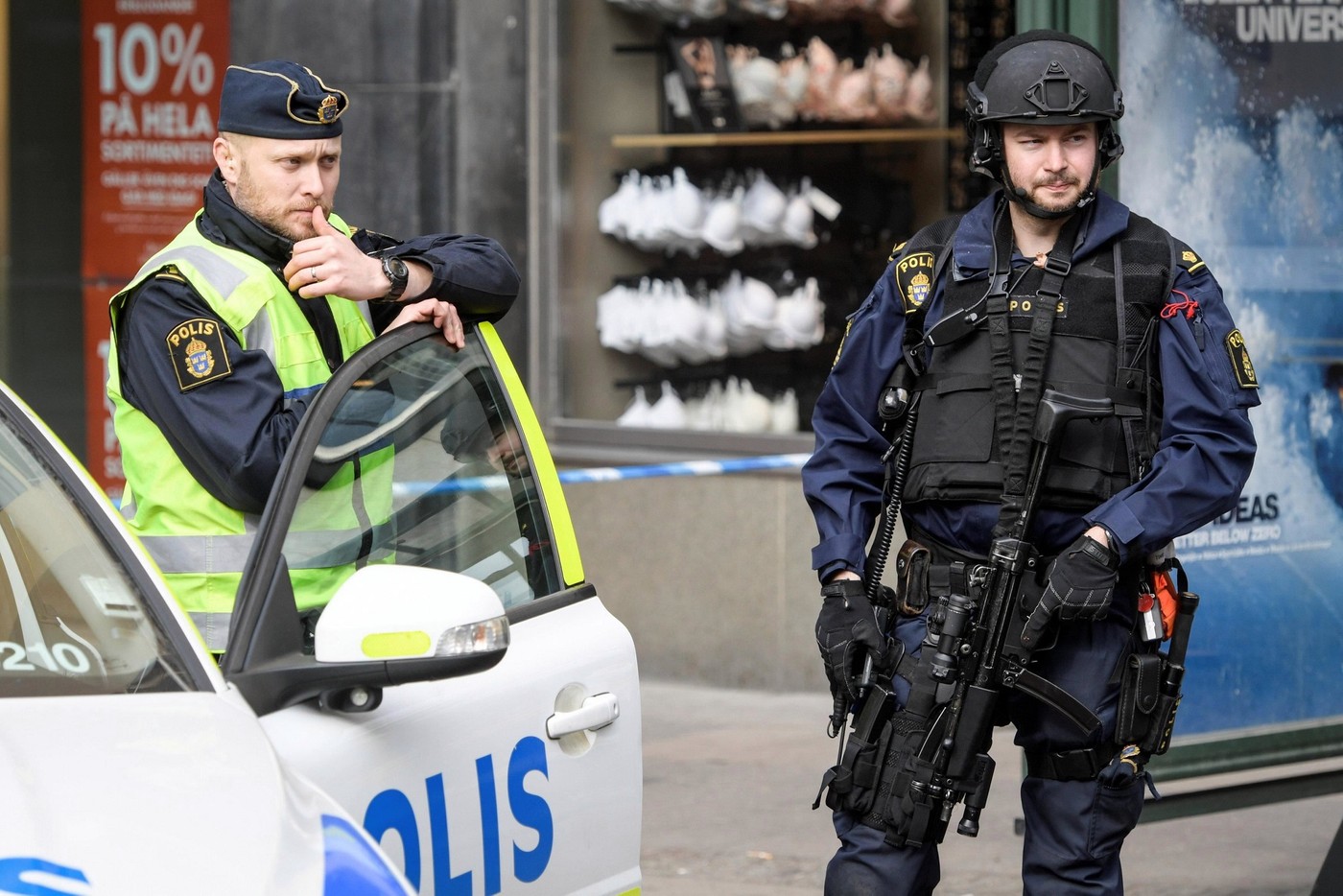 جهاز الأمن السويدي يحذر من وقوع هجمات بسبب الإساءة للمصحف