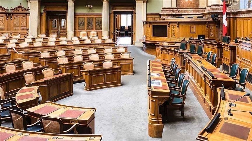البرلمان السويسري يحظر النقاب
