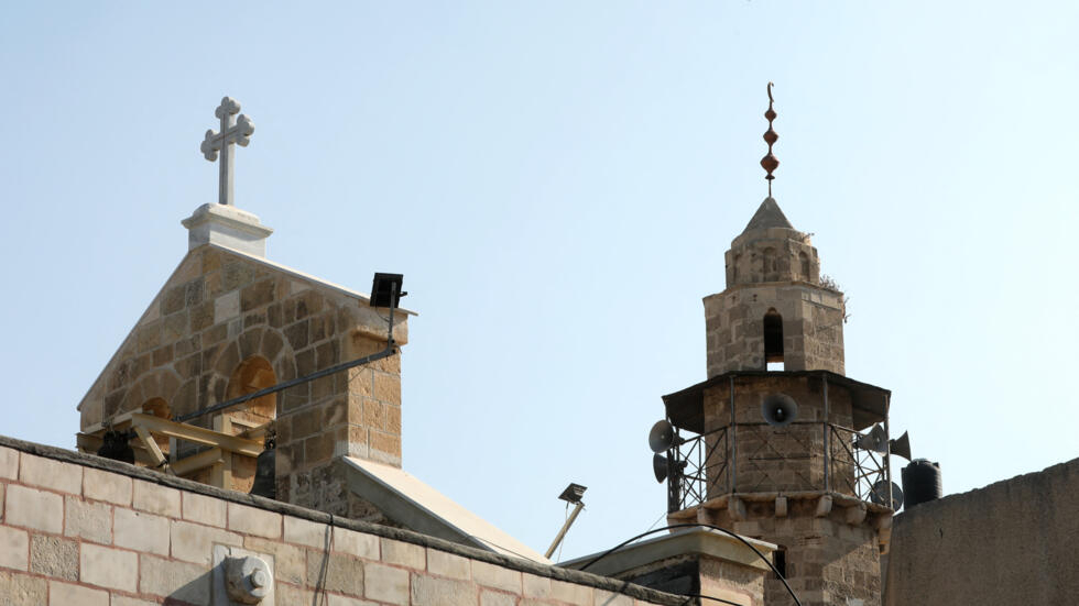كنيسة برفيريوس التي قصفها الإحتلال