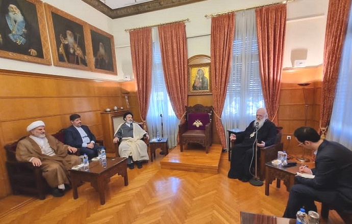 رئيس جامعة الأديان والمذاهب يلتقي كبير أساقفة الكنيسة اليونانية