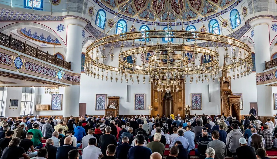 ألمانيا تتوقف عن استقدام أئمة المساجد من تركيا