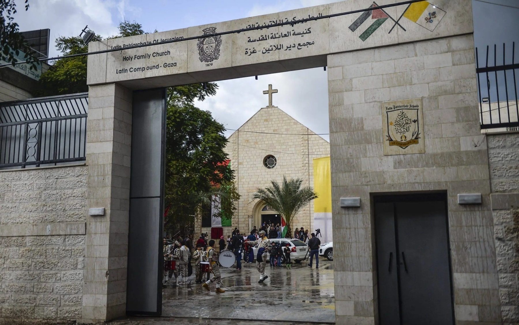 قناص إسرائيلي يقتل سيدتين مسيحيتين داخل كنيسة بغزة