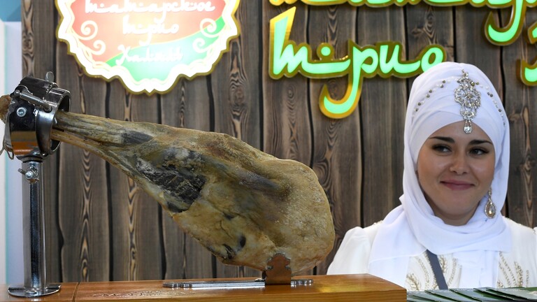 افتتاح أول مطعم حلال يحصل على شهادة الجودة في روسيا