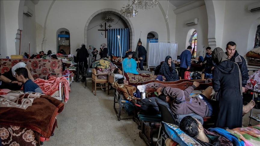 كنيسة القديس فيليب في غزة تتحول إلى مركز لإيواء الجرحى